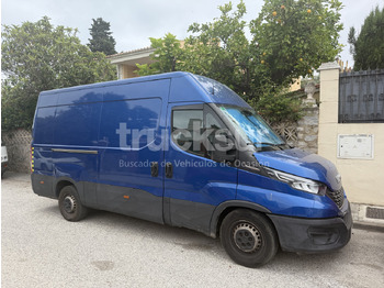 شاحنة مغلقة الصندوق IVECO Daily 35s16