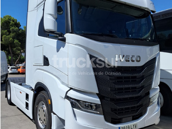 وحدة جر IVECO S-WAY