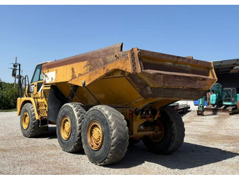 شاحنة قلاب مفصلية CATERPILLAR 730