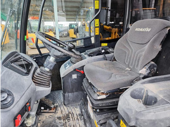 اللودر بعجل Komatsu WA80M-8: صورة 5