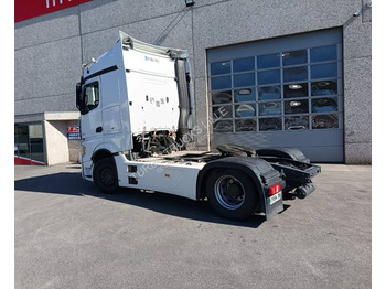 وحدة جر Mercedes Actros 1846: صورة 4