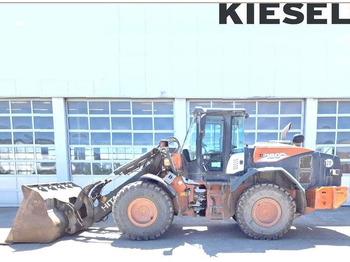 اللودر بعجل HITACHI ZW180