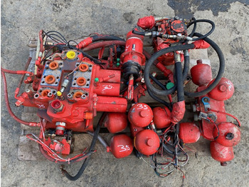 نظام الهيدروليك - اللودر بعجل 2426877 - O&K L45: صورة 5 نظام الهيدروليك - اللودر بعجل 2426877 - O&K L45: صورة 5