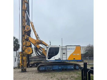 آلة تلقيم BAUER