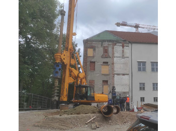 برج الحفر BAUER