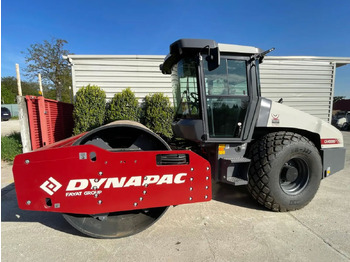 مدحلة DYNAPAC