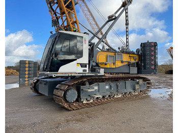 رافعة مجنزرة LIEBHERR