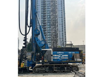 آلة تلقيم SOILMEC