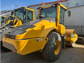 مدحلة ضاغطة Volvo SD115B: صورة 3