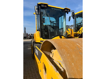 مدحلة ضاغطة Volvo SD115B: صورة 4