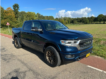 شاحنة البيك أب DODGE
