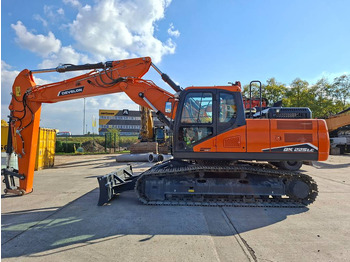 حفار زحاف DEVELON