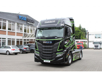 وحدة جر IVECO S-WAY