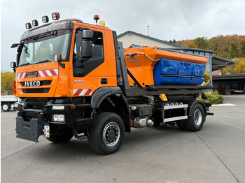 شاحنة ذات خطاف IVECO Trakker
