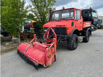 شاحنة قلاب UNIMOG
