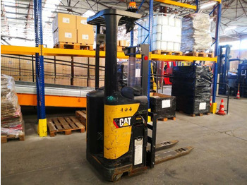 آلة التكديس CATERPILLAR