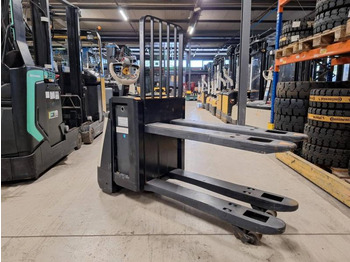 شاحنة باليت CROWN