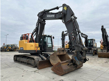 حفار زحاف VOLVO ECR235EL