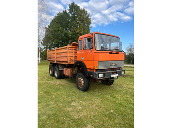 شاحنة قلاب IVECO Magirus