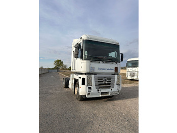 وحدة جر RENAULT Magnum 440