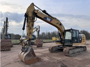حفار زحاف CATERPILLAR 323EL