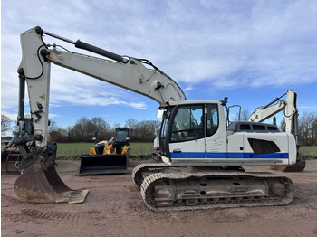 حفار زحاف LIEBHERR R 924
