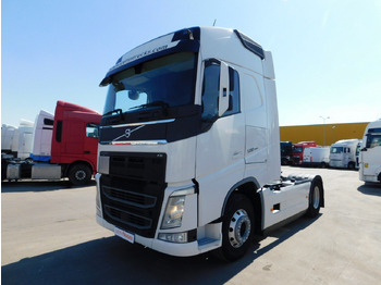 وحدة جر VOLVO FH