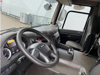 Interior photo 2: شاحنة نقل المخلفات DAF CF 290 4x2 CF 290 4x2, Tele-Absetzer Interior photo 2: شاحنة نقل المخلفات DAF CF 290 4x2 CF 290 4x2, Tele-Absetzer