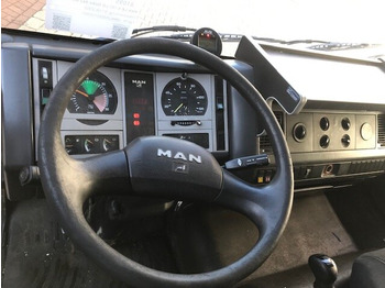 شاحنات مسطحة MAN LE 8.185 LC Doka 4x2 BB LE 8.185 LC Doka 4x2 BB, 2x AHK: صورة 2
