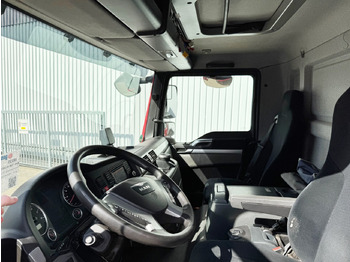 Interior photo 1: شاحنة مقفلة MAN TGM 26.340 6x2-4 LL TGM 26.340 6x2-4 LL, Getränkekoffer, Lenk-/Liftachse, LBW MBB, 2x AHK
