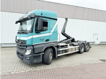 شاحنة ذات خطاف MERCEDES-BENZ Actros 2545