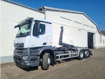 شاحنة ذات خطاف MERCEDES-BENZ Actros 2545