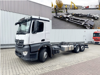 شاحنة ذات خطاف MERCEDES-BENZ Actros 2548