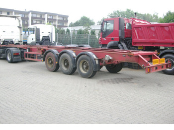 نصف مقطورة لنقل الحاويات