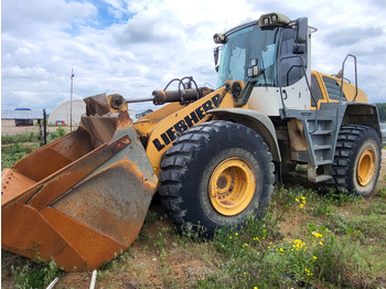 اللودر بعجل LIEBHERR L 566