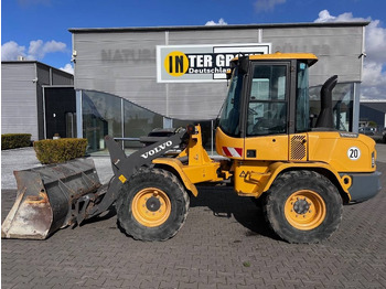 اللودر بعجل VOLVO L35G