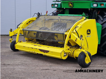 حصادة الذرة JOHN DEERE