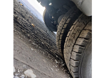 شاحنة مقفلة Mercedes-Benz 818: صورة 5