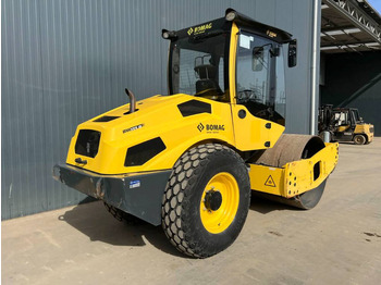 مدحلة Bomag BW177D-5: صورة 4