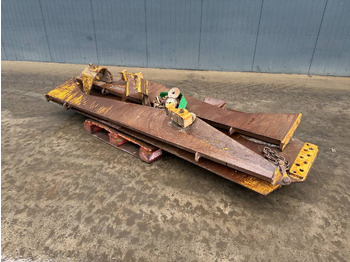 رافعة هيدروليك خلفية CATERPILLAR