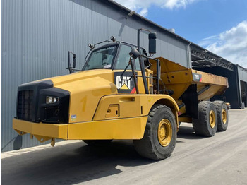 شاحنة قلاب مفصلية CATERPILLAR