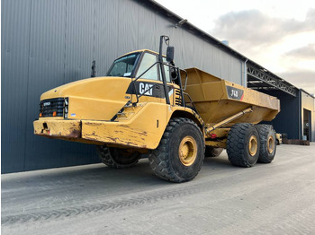 شاحنة قلاب مفصلية CATERPILLAR 740