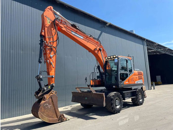 حفارة دولاب DOOSAN DX170W-5