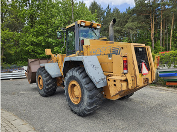 اللودر بعجل Case 821 C: صورة 5