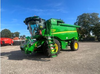 حصادة موحَّدة JOHN DEERE T560