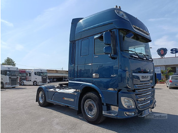 وحدة جر DAF XF 530