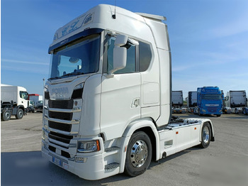 وحدة جر SCANIA S 500
