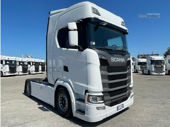 وحدة جر SCANIA S 500