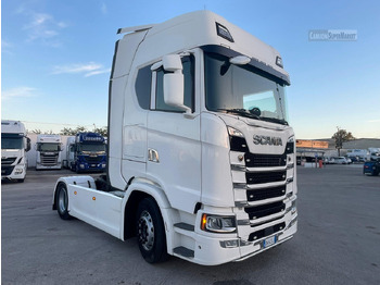 وحدة جر SCANIA S 500