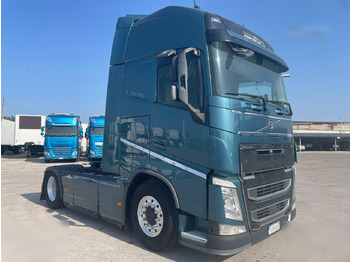 وحدة جر VOLVO FH 500